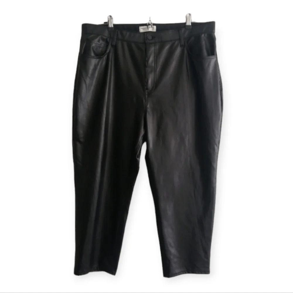 Abercrombie Plus Size Faux Leather Ankle Straight Pants Ultra High Rise 20 Short